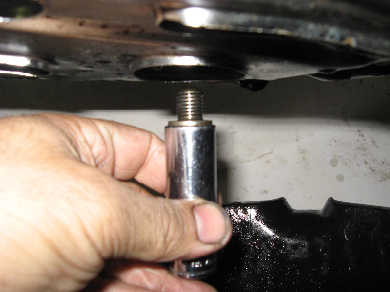 AZ reinstall oil drain bolt